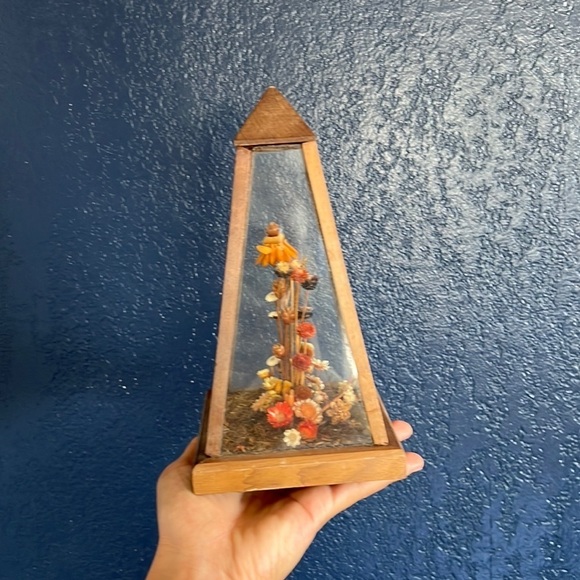 Vintage Floral decorative glass display - Picture 2 of 9
